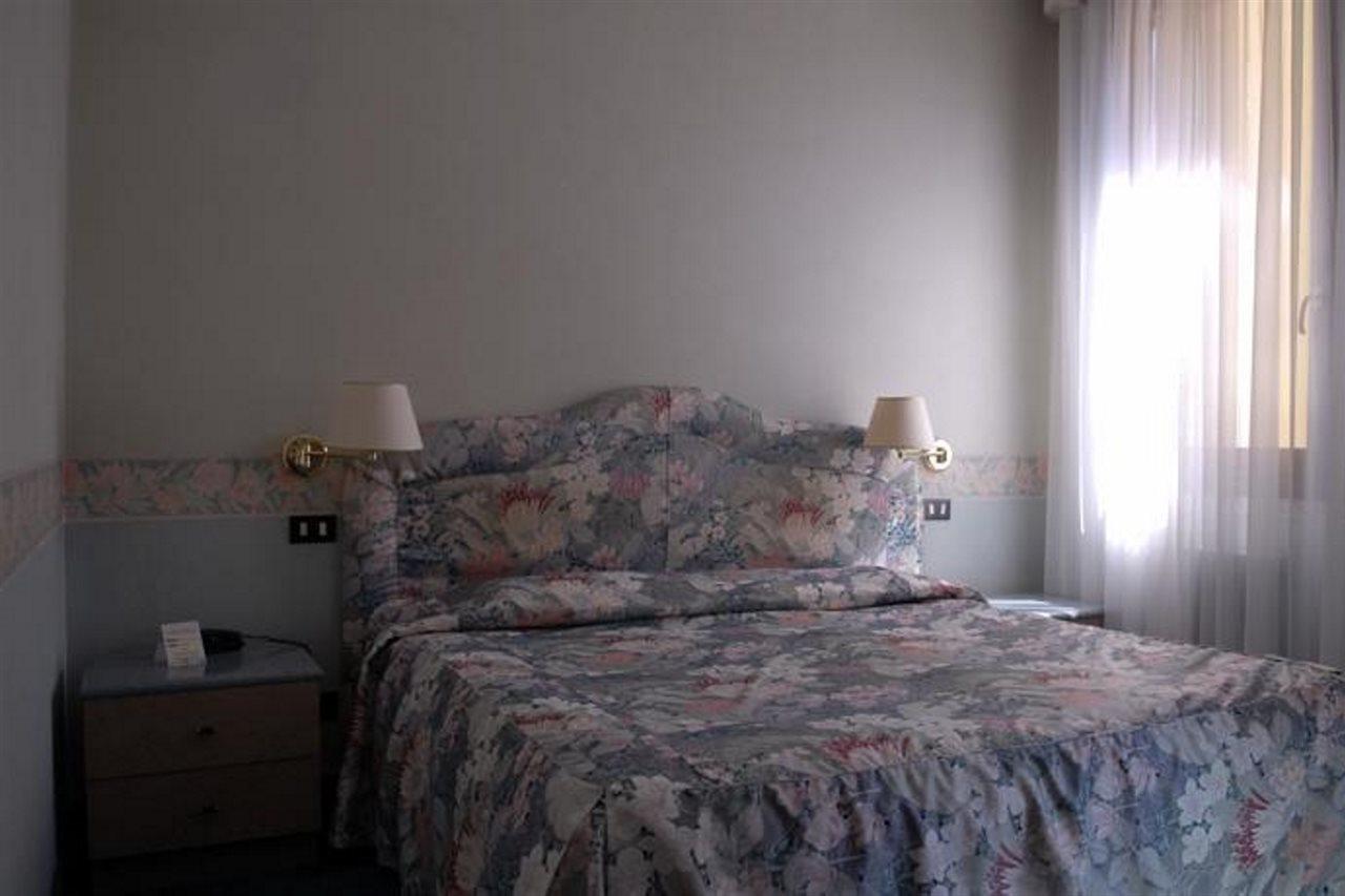 Hotel Cannaregio 2357 13/22