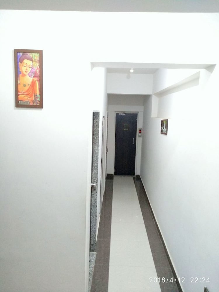 Hotel Gayatri By Sky Stays 18/22