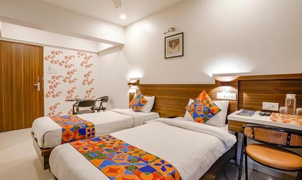 Hotel Srikrishna Paradise 14/46