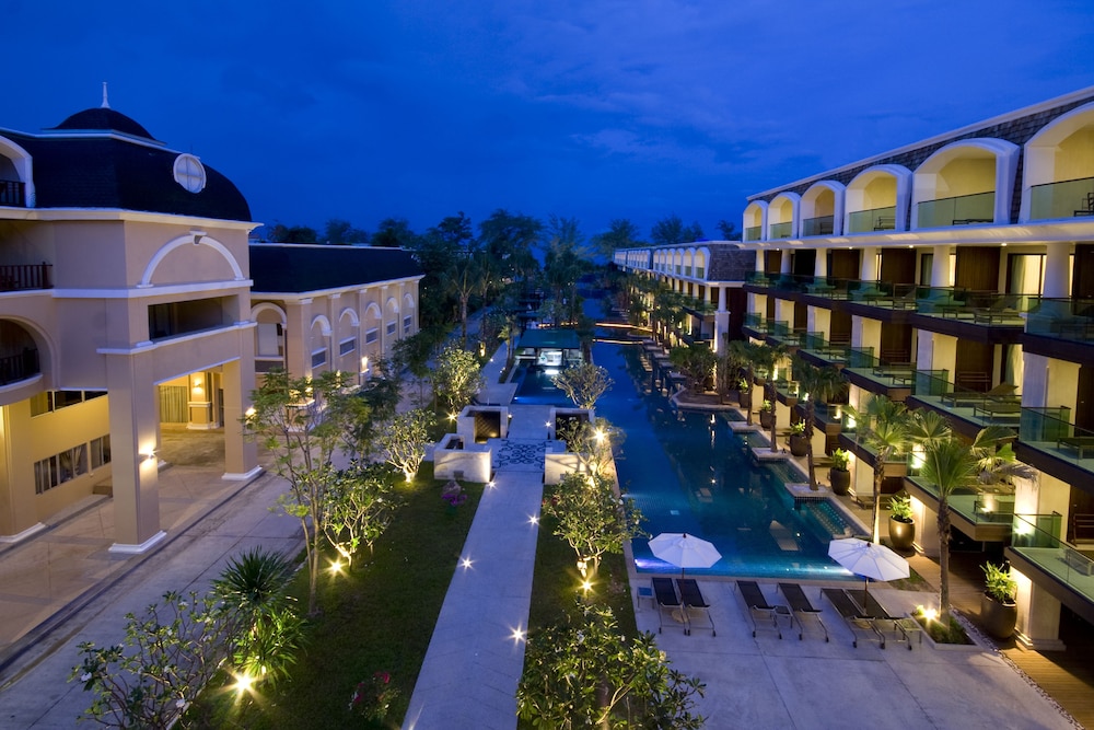 Phuket Graceland Resort & Spa 65/70