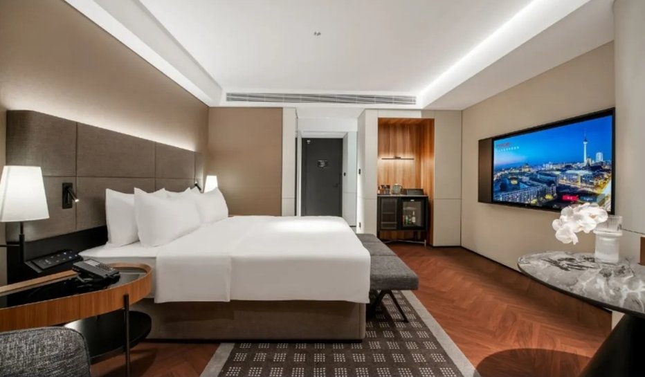 Connecting, City, King Bed