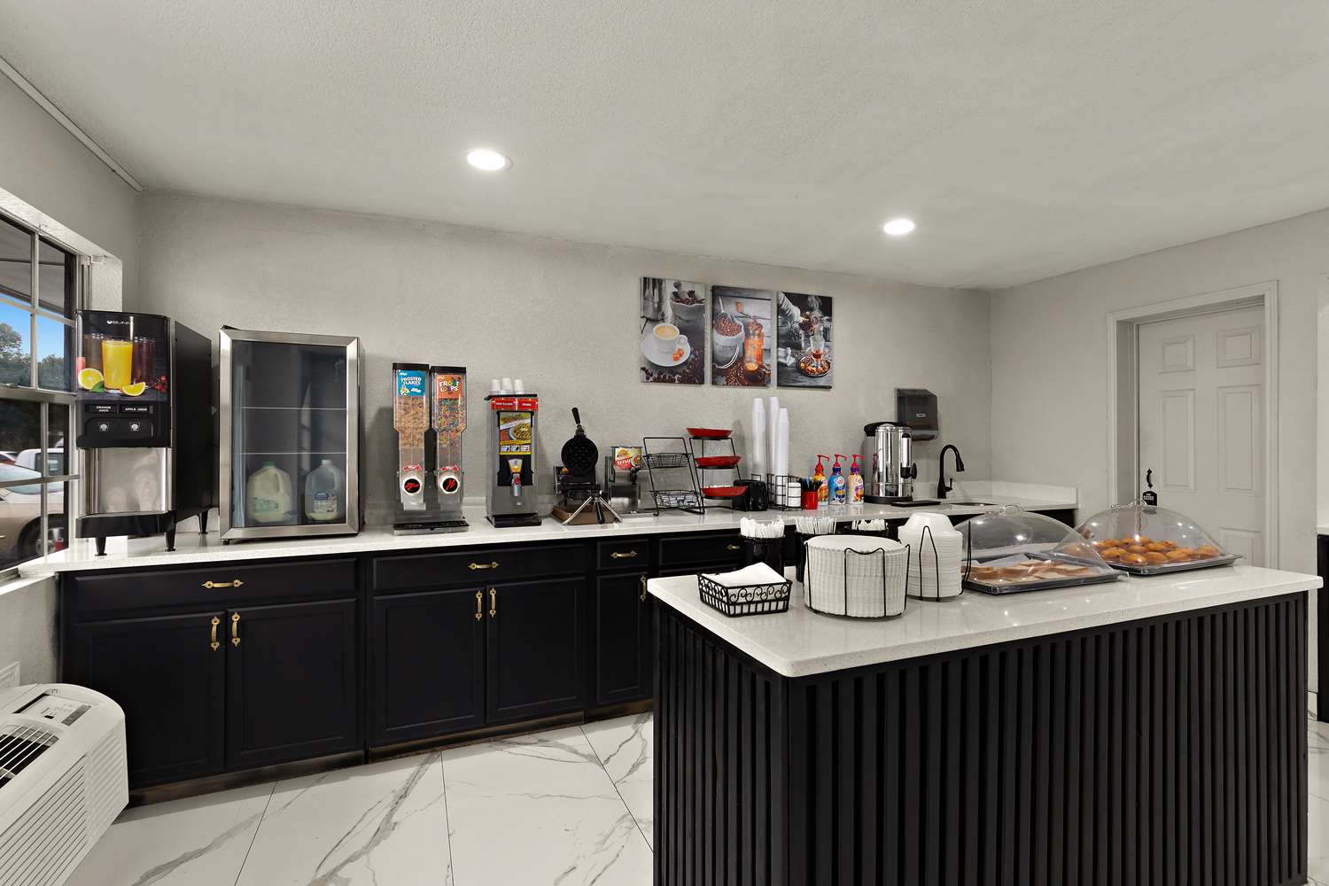 restaurant cafeteria