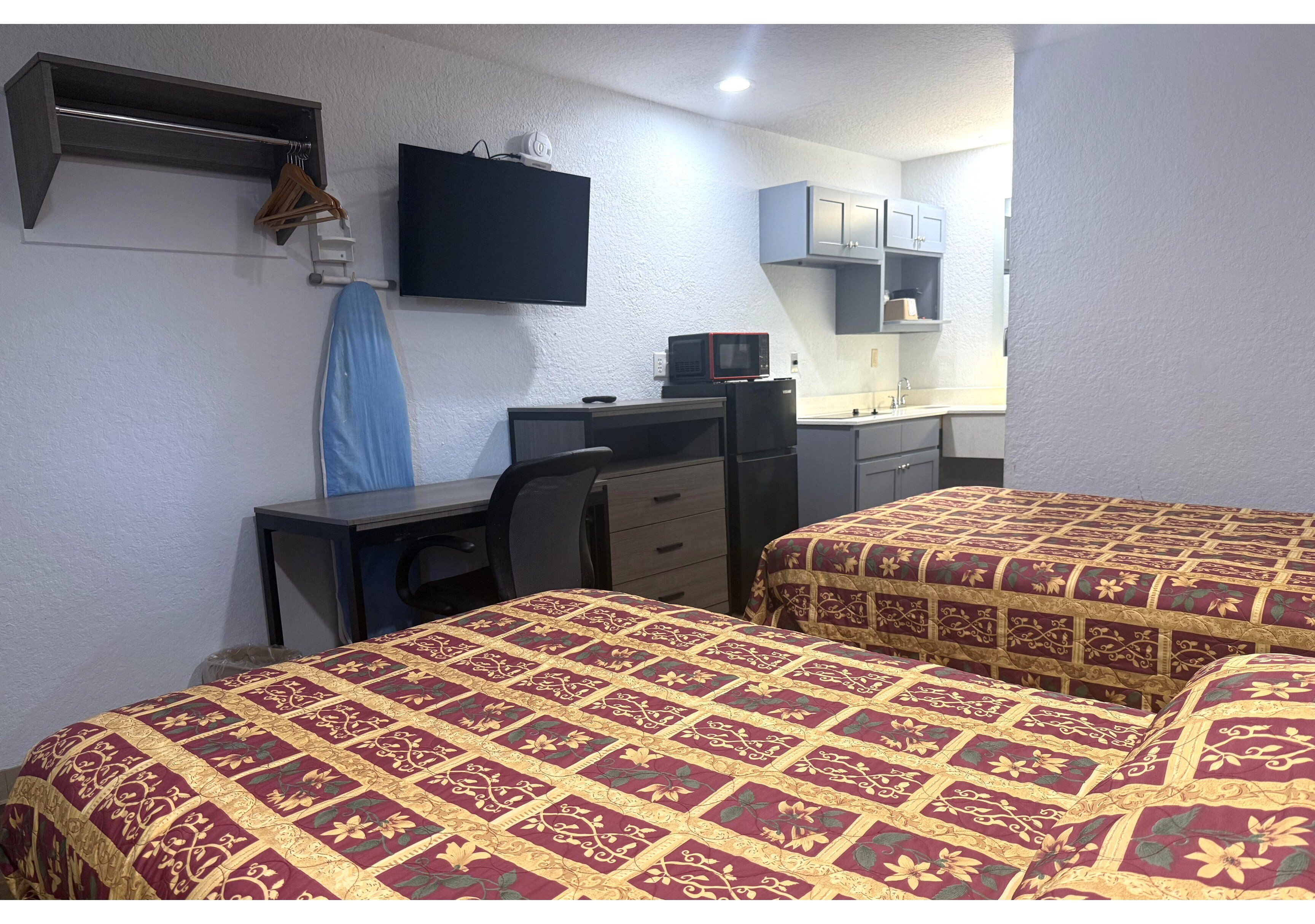Economy Lodge by Hotel O Texas City 29/42
