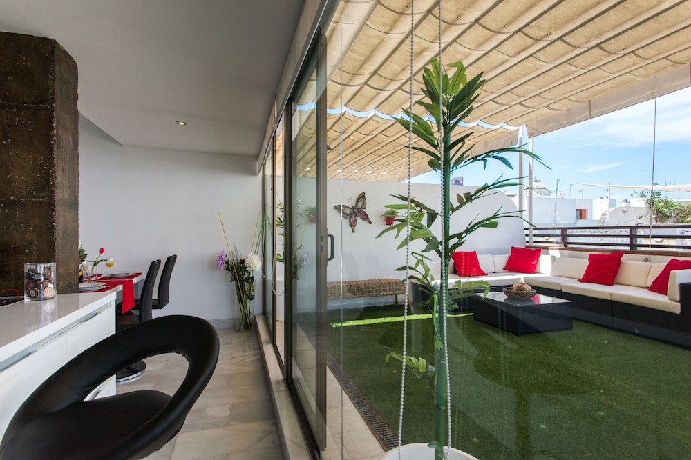 The Zentral Suites & Apartments 36/75