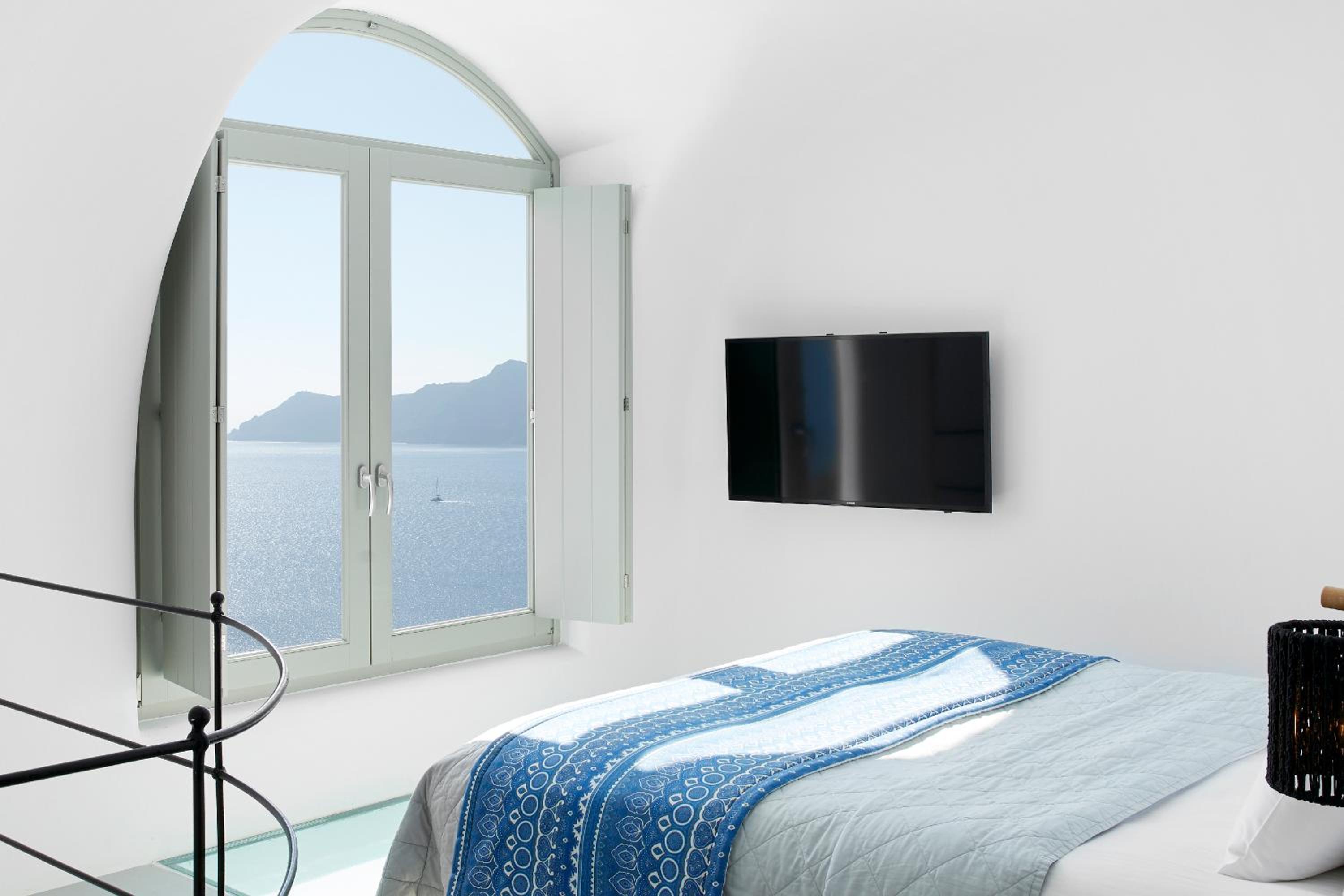 Deluxe, Villa, Caldera View, Outdoor Jetted Tub