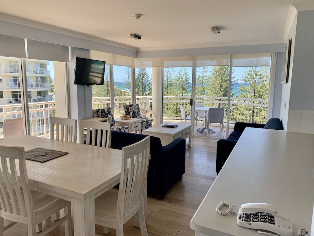 ULTIQA Burleigh Mediterranean Resort 44/65