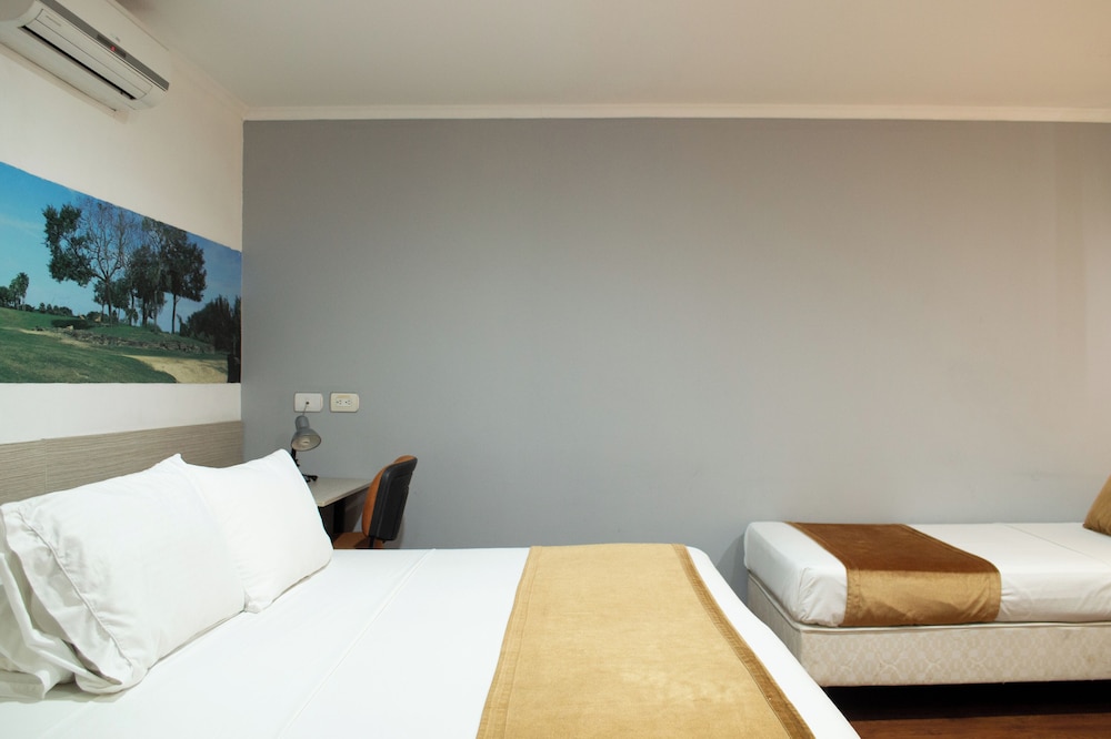 Hotel Porton Sabaneta 36/50