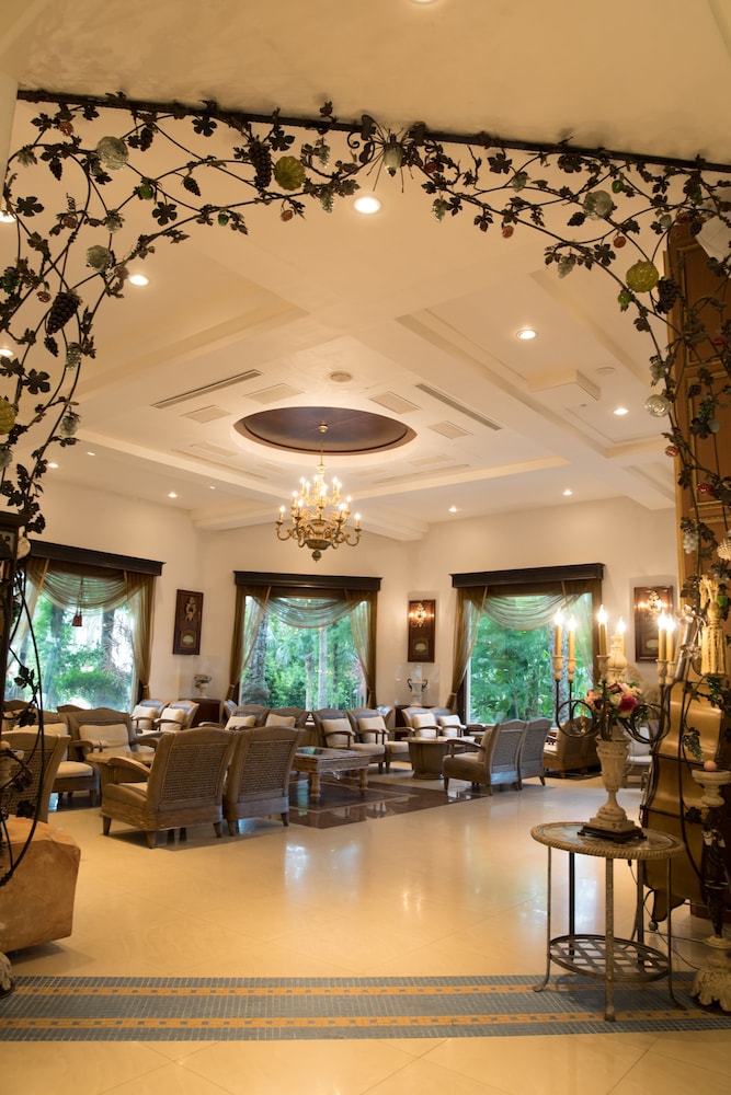 Shangrila Boutique Hotel 39/47
