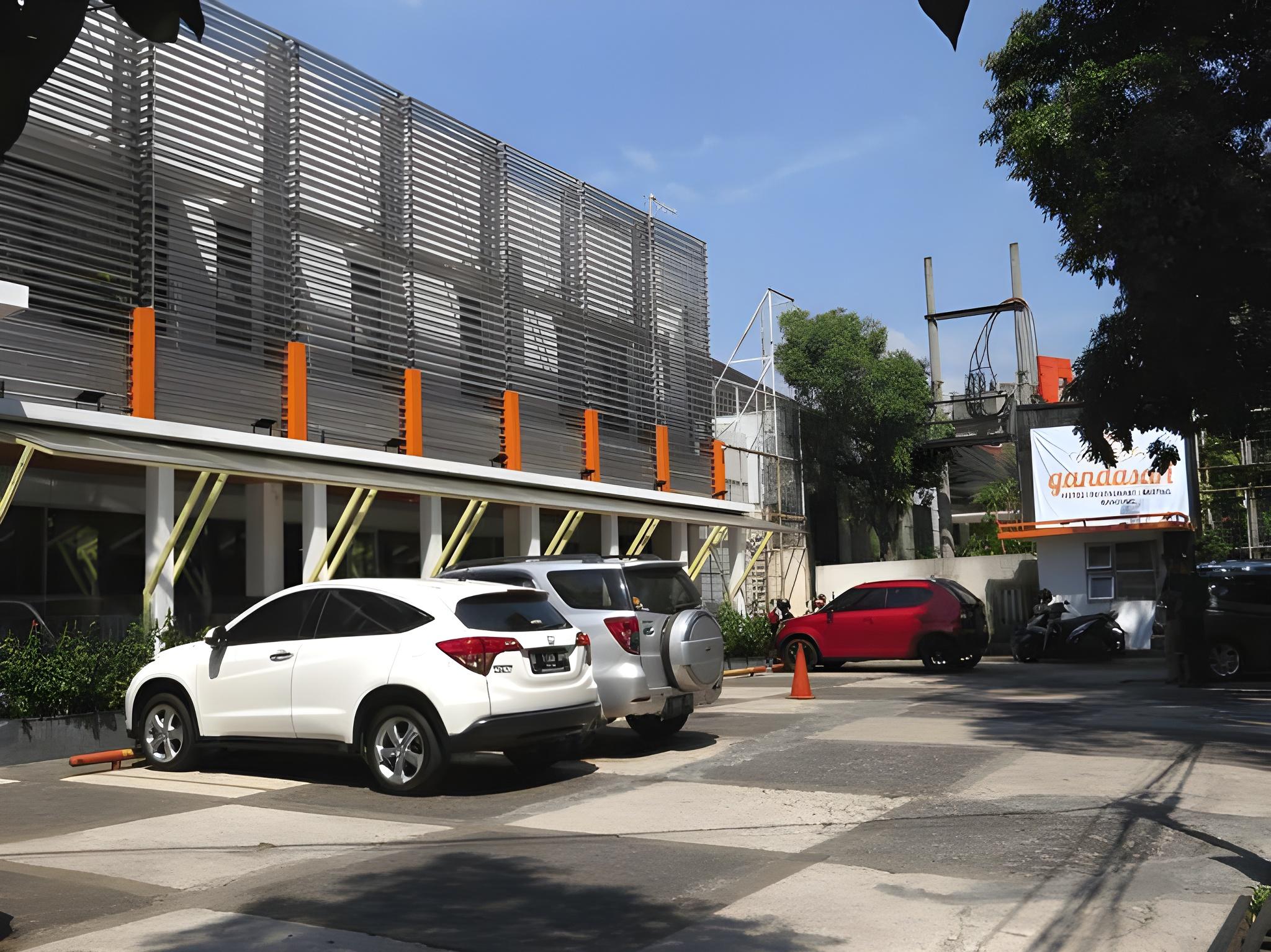 Anggrek Gandasari Hotel 24/34