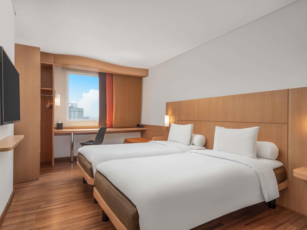 Ibis Gading Serpong 15/43
