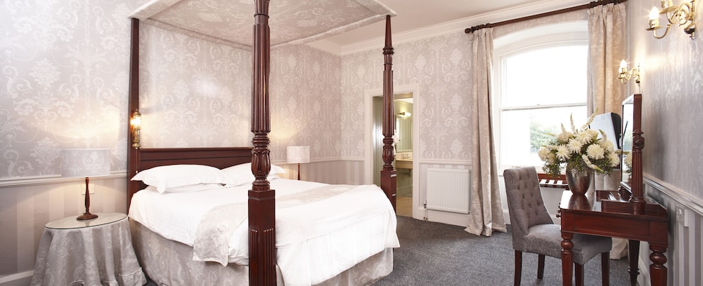 The Duke Of Cornwall Hotel 37/73