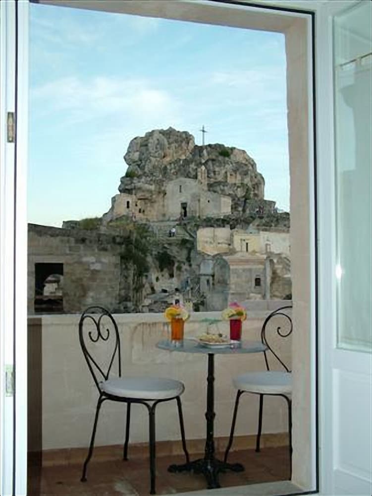 Caveoso Hotel 8/59