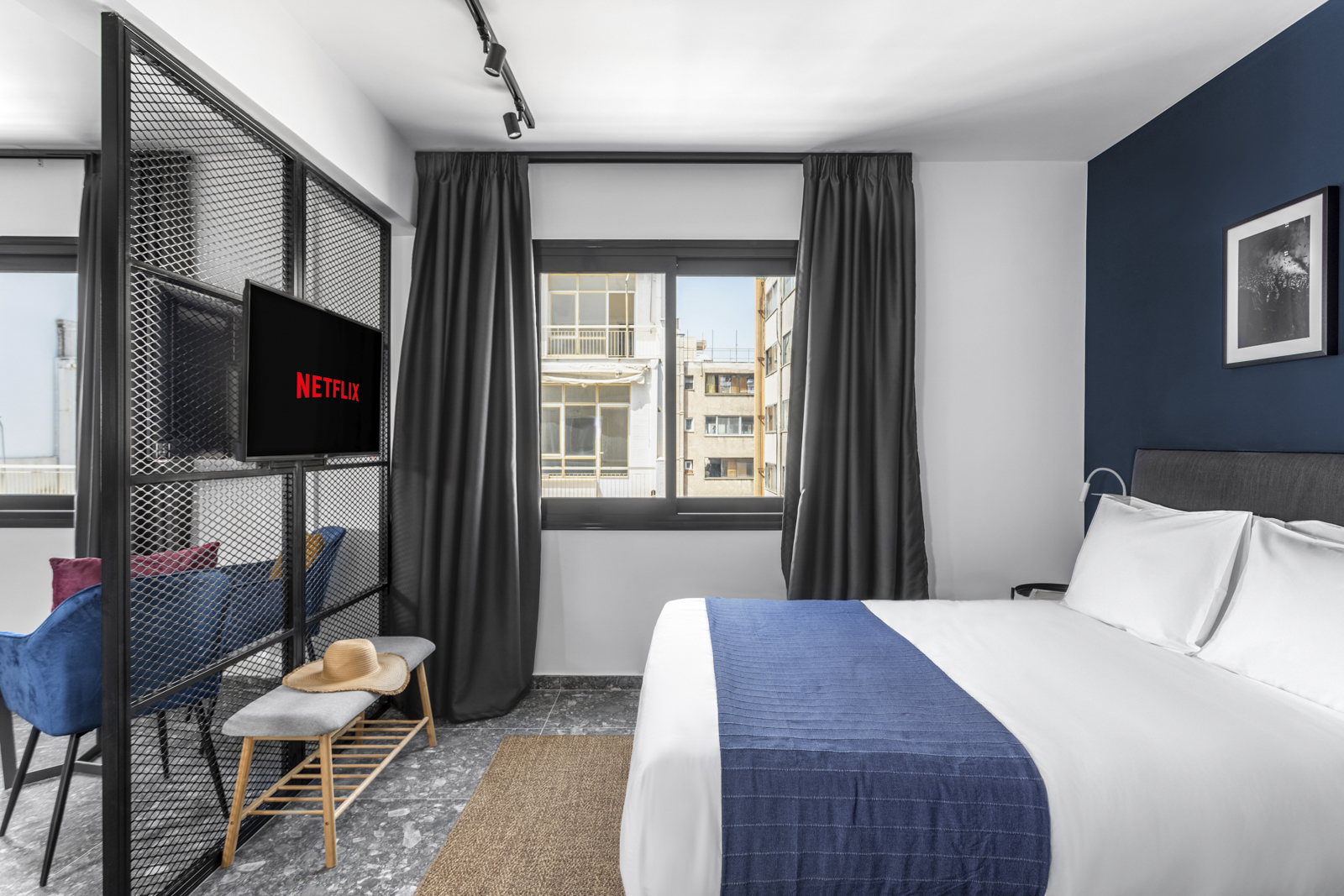 JUNIOR SUITE