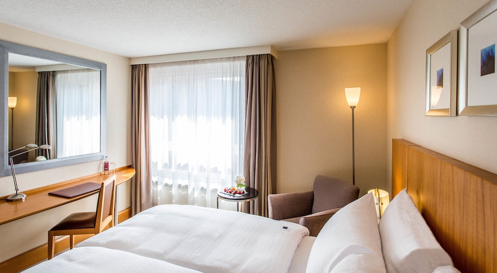 MOVENPICK HOTEL LAUSANNE 10/79
