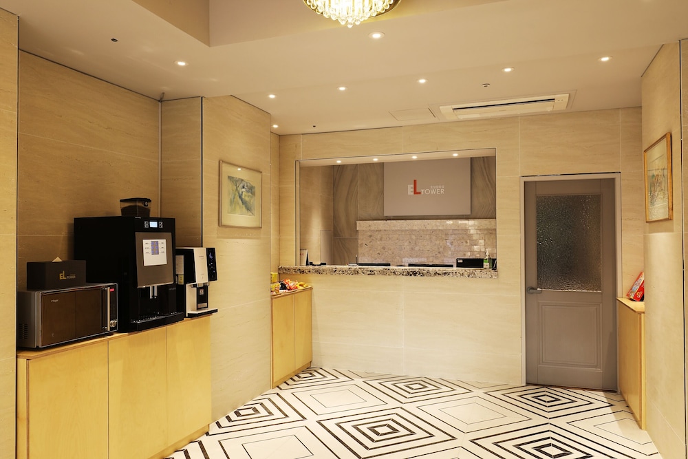 Tower Palace Tourist Hotel 5/50