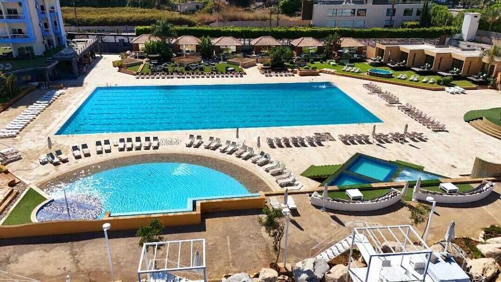Four Seasons Halat 44/50