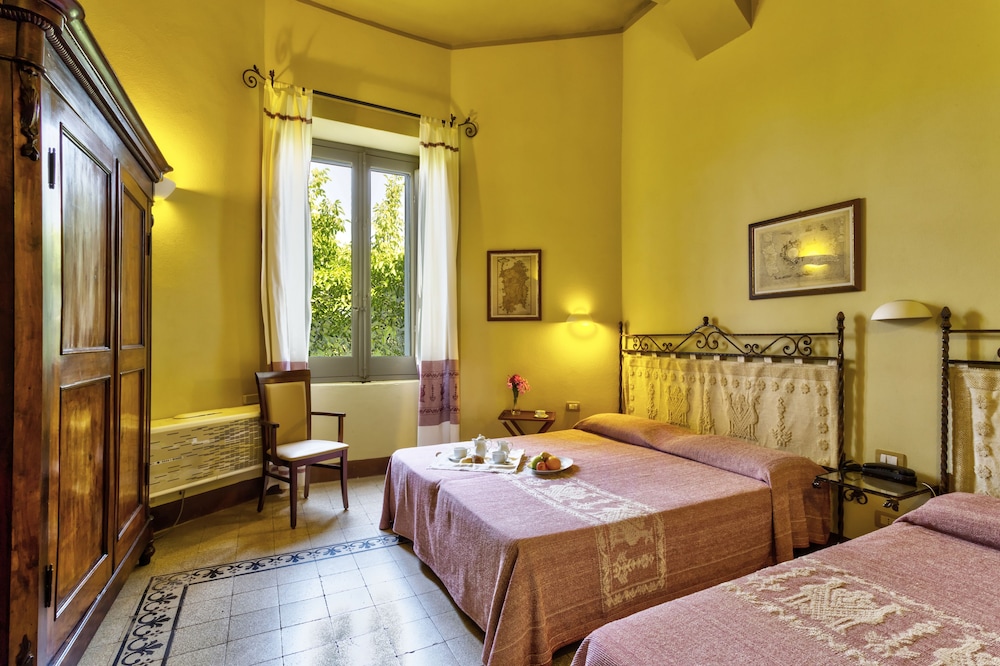 Room, Queen Bed, Garden View, Garden Area