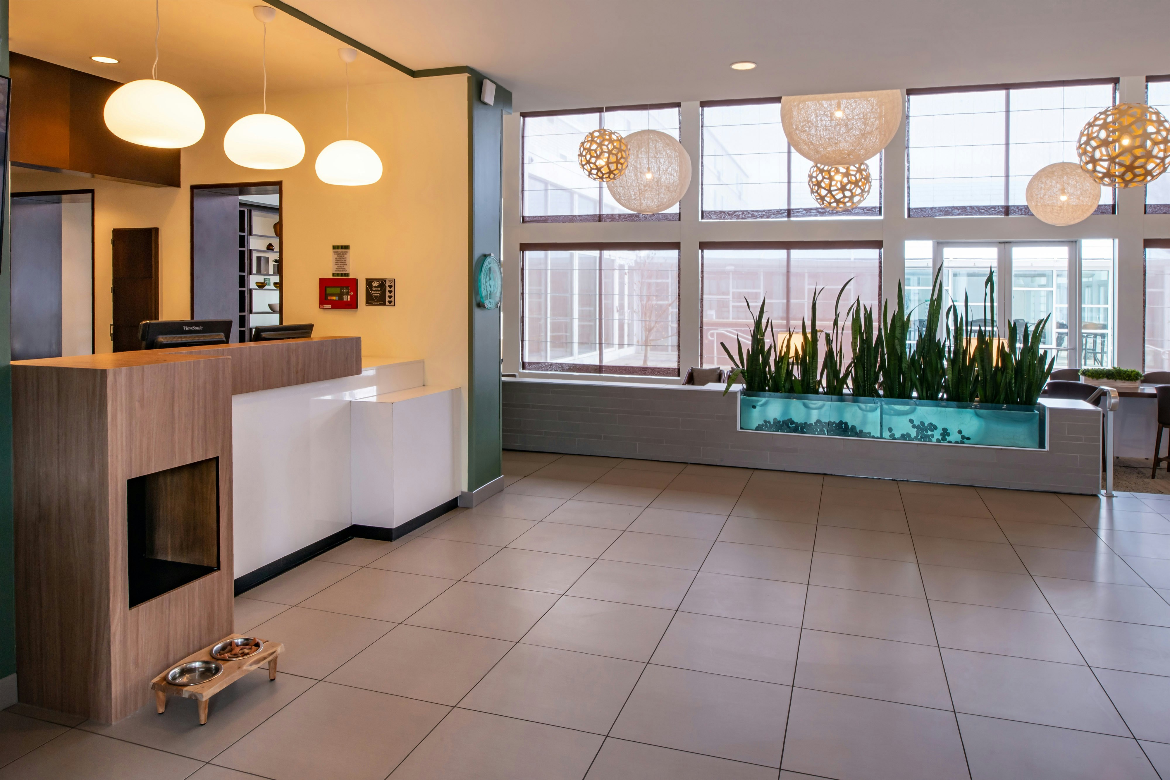 Lobby at Element Lexington, LEXINGTON - MA