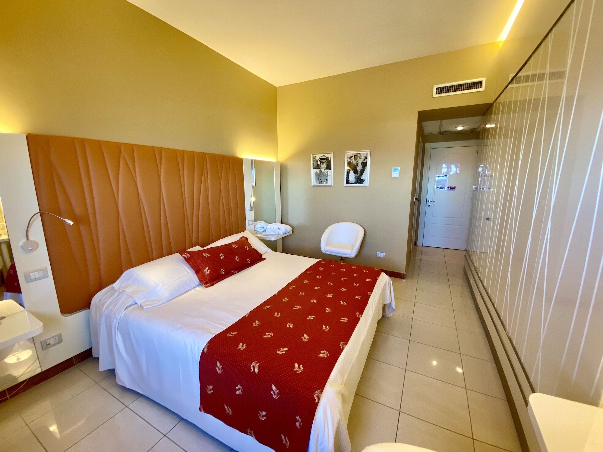 DELUXE, DOUBLE BED, SEA VIEW