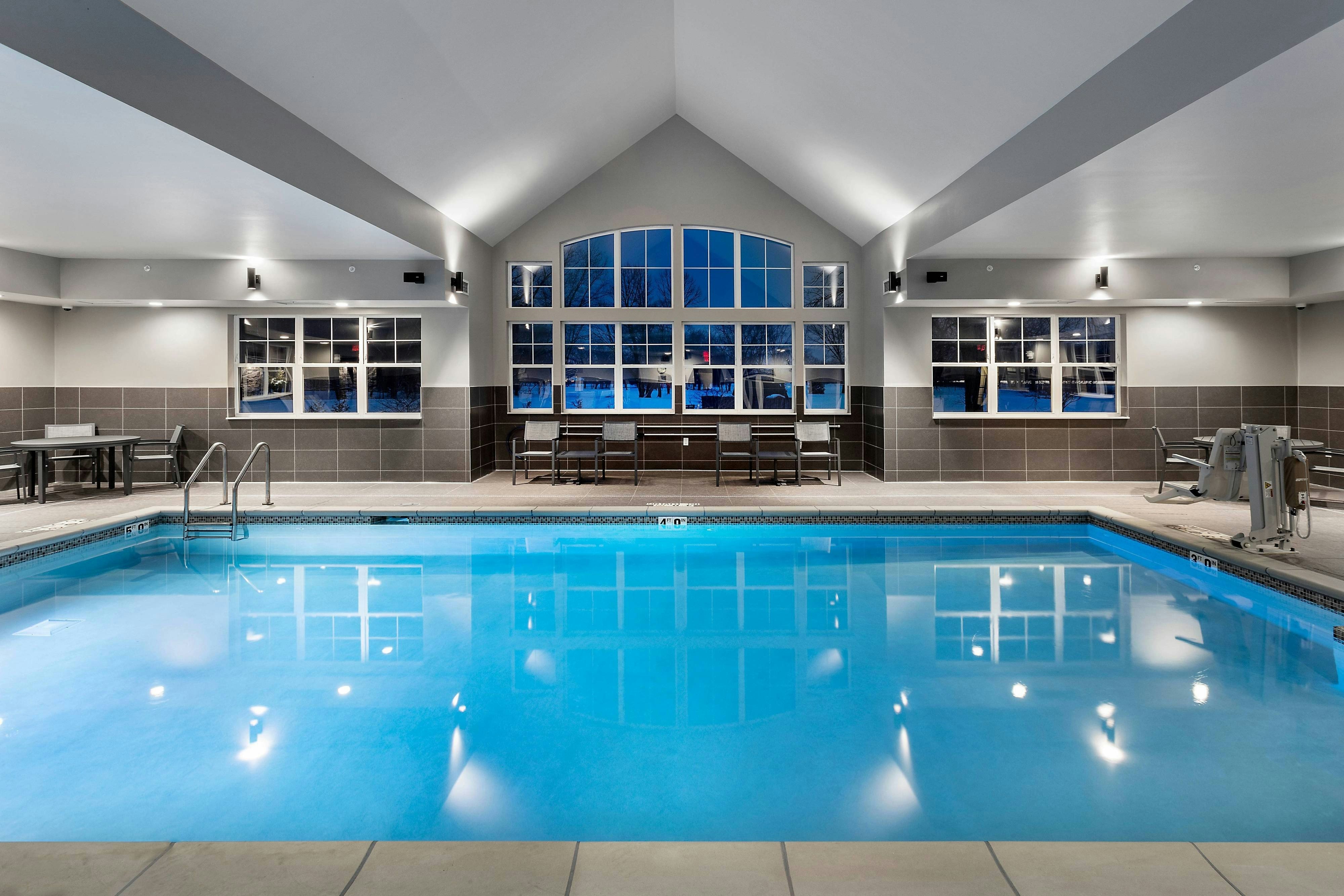 Residence Inn by Marriott Milwaukee Brookfield 4/13