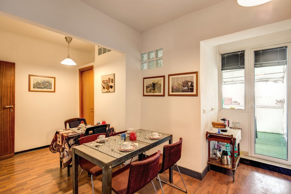 B B Piramide Terrace 45/54