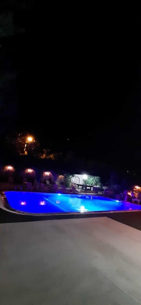 Everest Apart Hotel 43/55