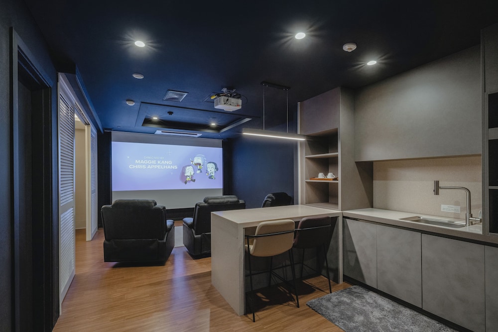 Felix by STX Hotel and Suite 39/46
