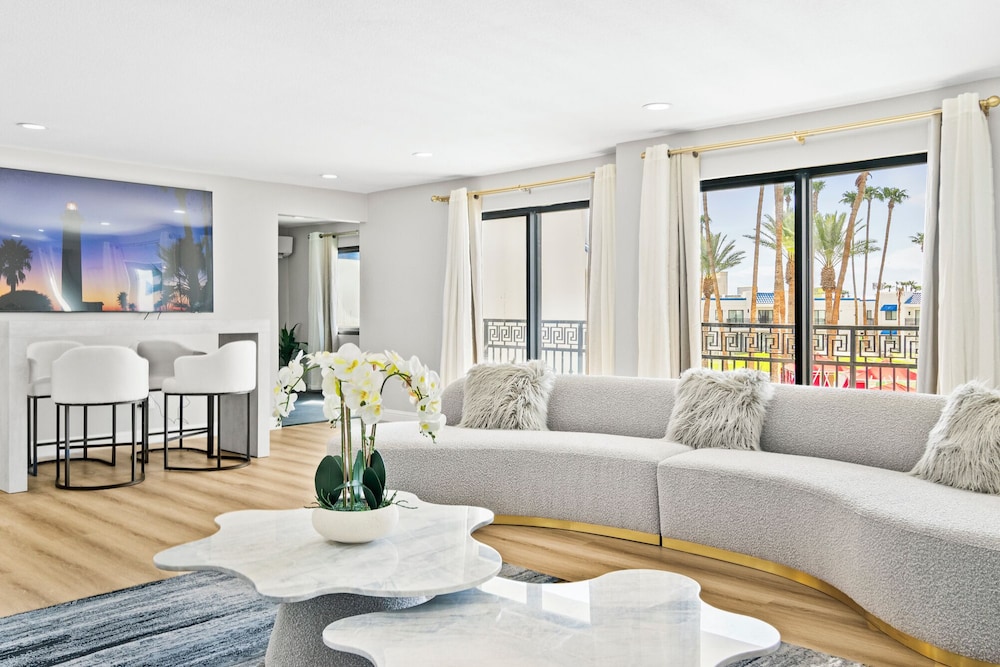 Serene Vegas Boutique Hotel 28/50