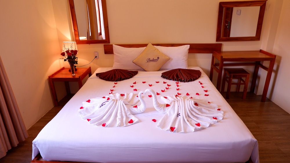 Bauhinia Resort 30/50