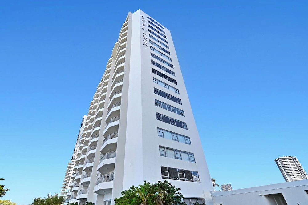 Pacific Plaza Apartments 2/75