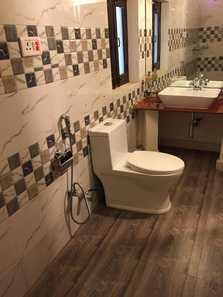 HOTEL RATAN VILLAS 29/32