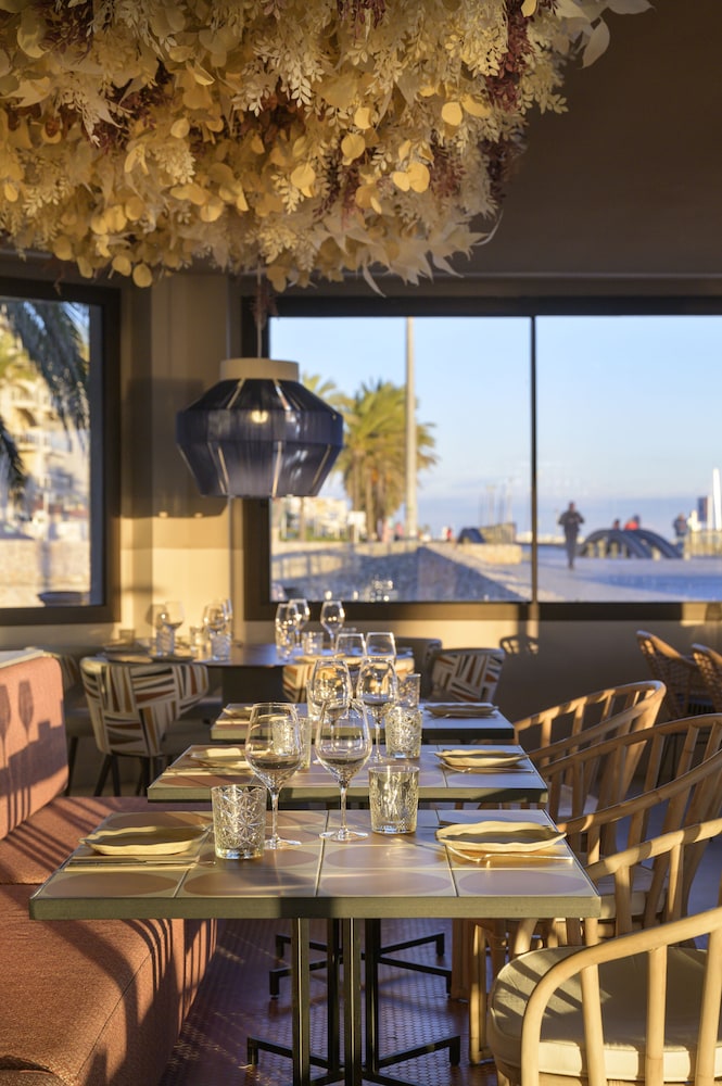 Akquaaa Boutique Hotel 32/48