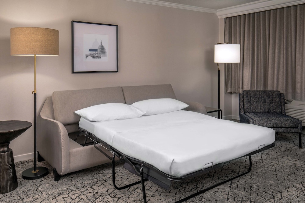 Sheraton Pentagon City Hotel 8/47
