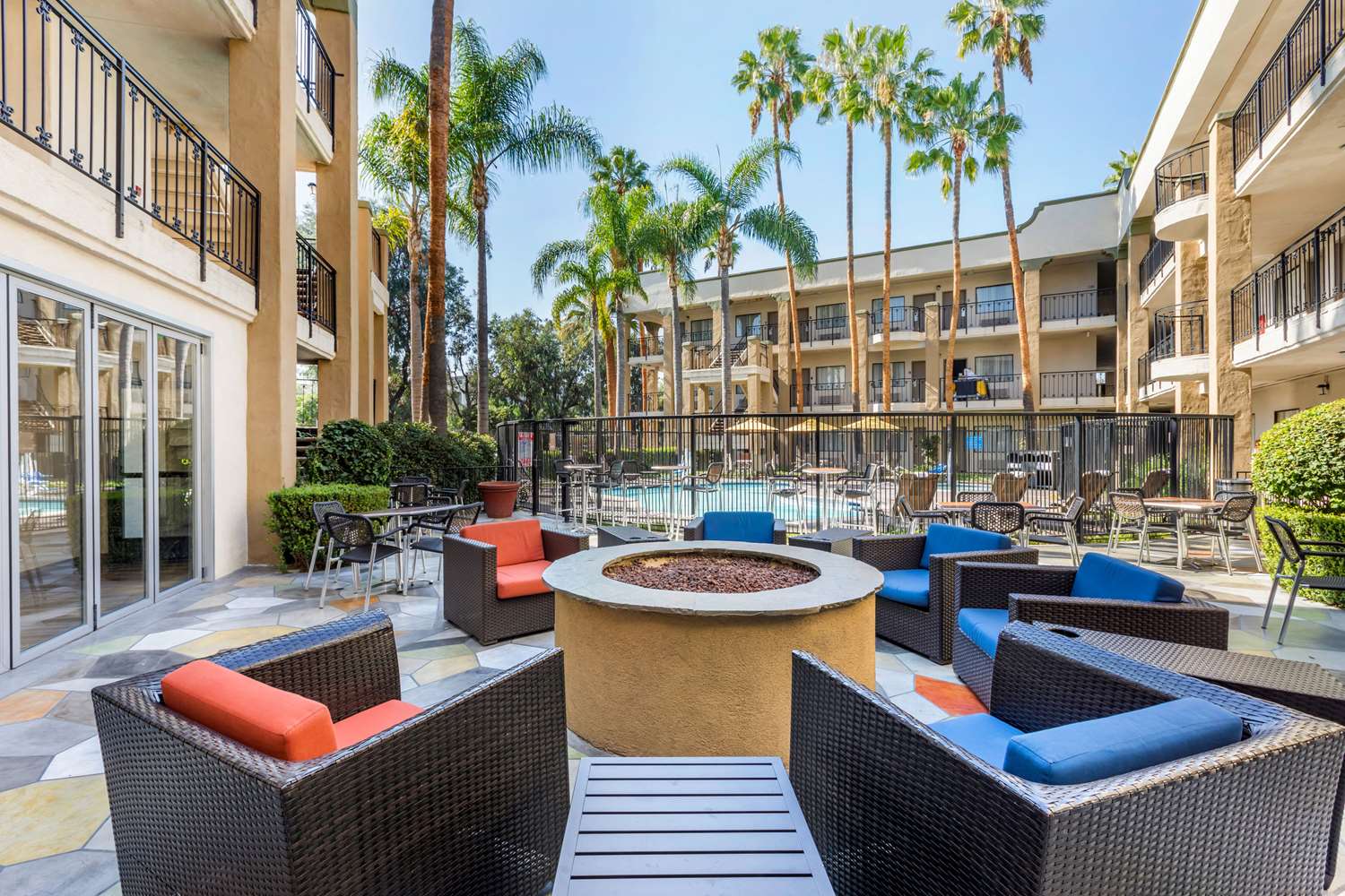 Comfort Inn & Suites Orange County John Wayne Airport 6/14