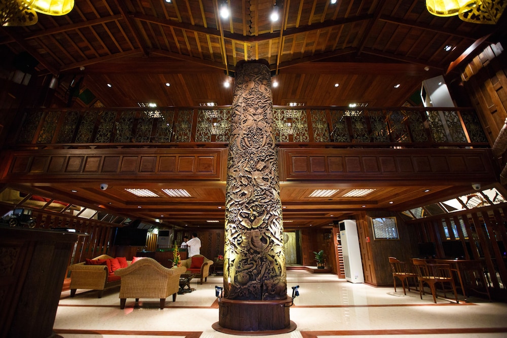 Chang Siam Inn 4/30