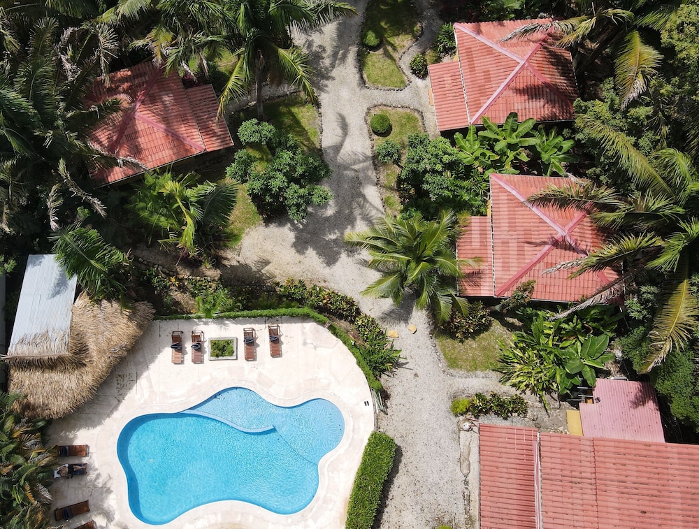 Esencia Hotel And Villas 41/65
