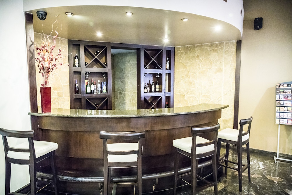 Mendoza Hotel 5/66