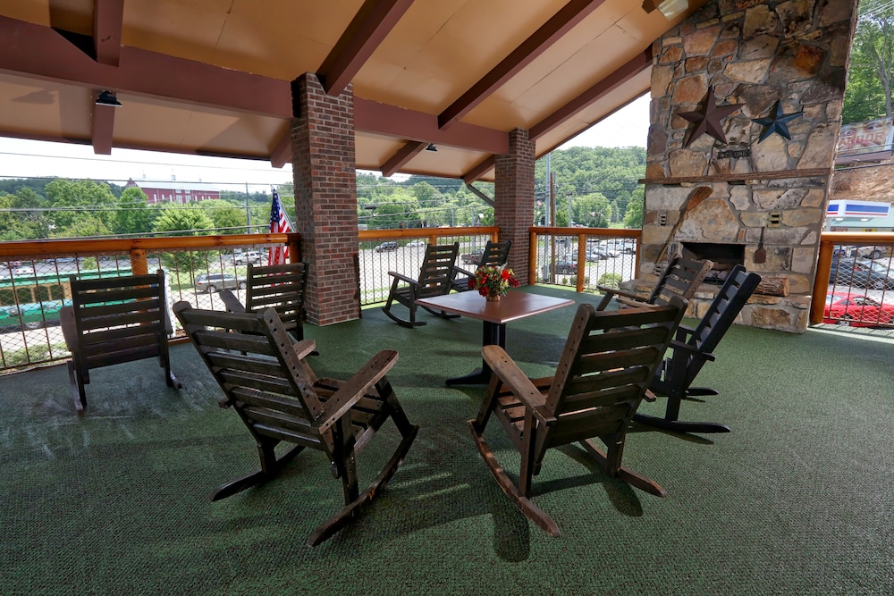 Wild Bear Inn 37/41