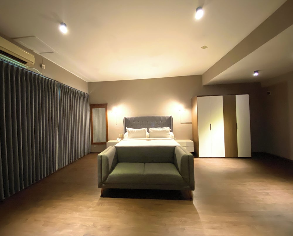 Golden Season Hotel Samarinda 6/18