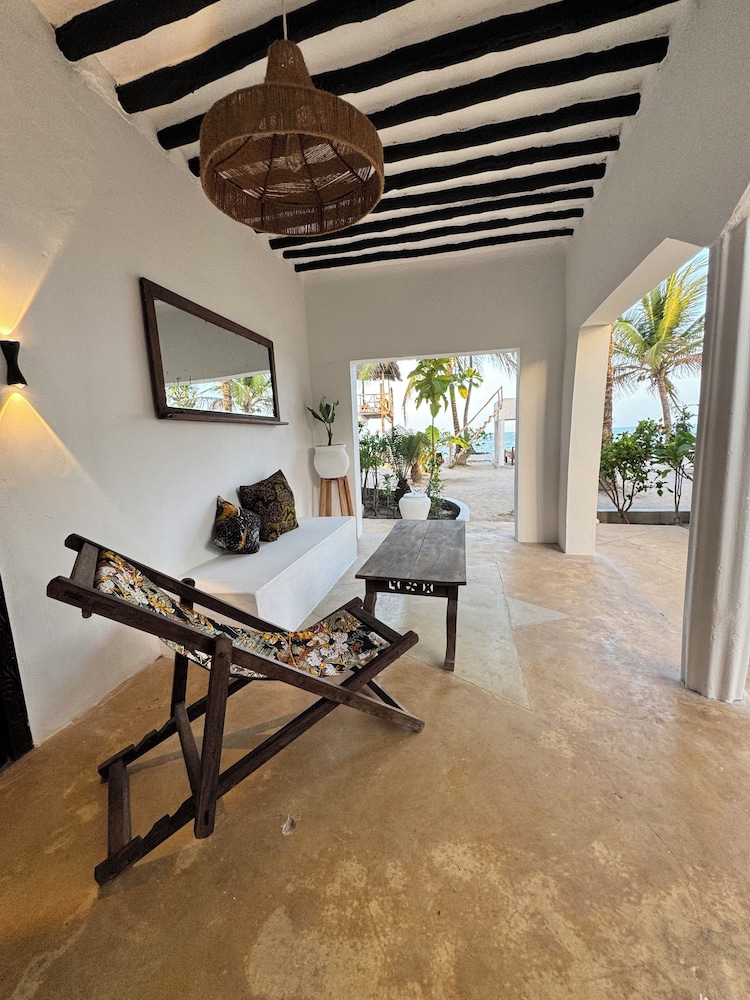 Mango Beach House 29/50
