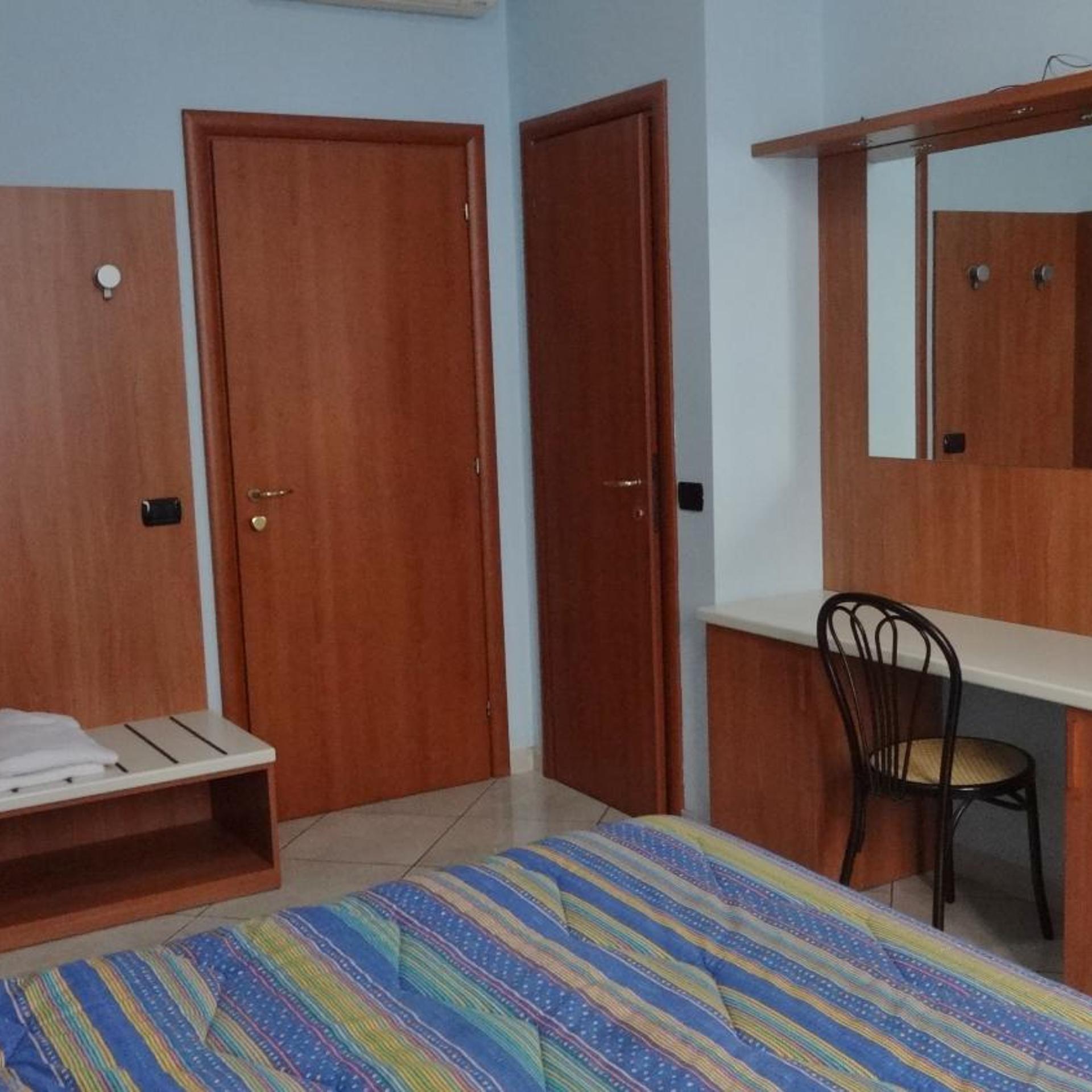 Hotel 2000 36/46