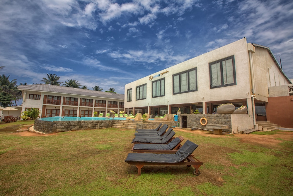 Avenra Beach Hikkaduwa 34/40