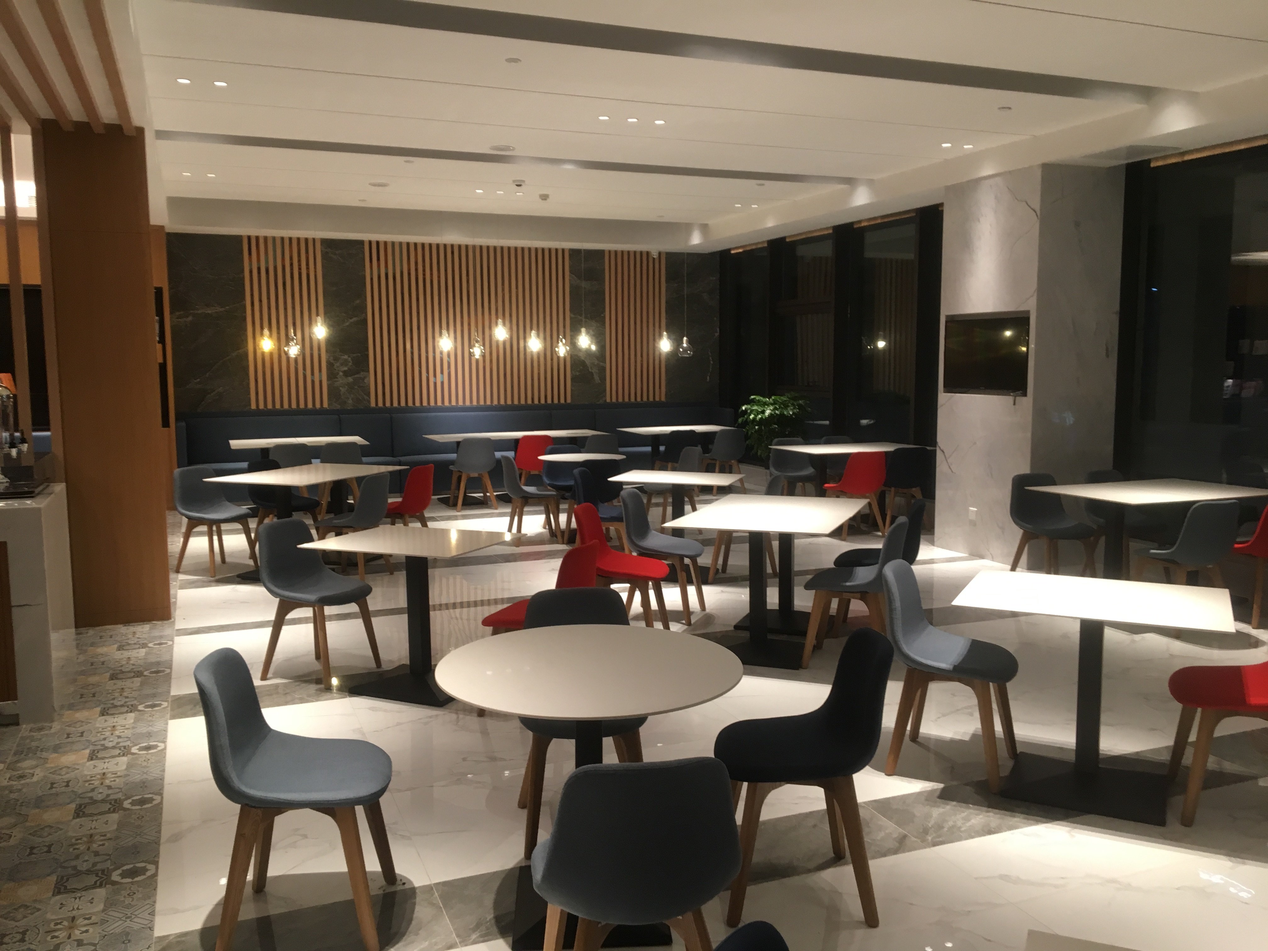 HOLIDAY INN EXPRESS XI'AN QUJIANG SOUTH 42/67