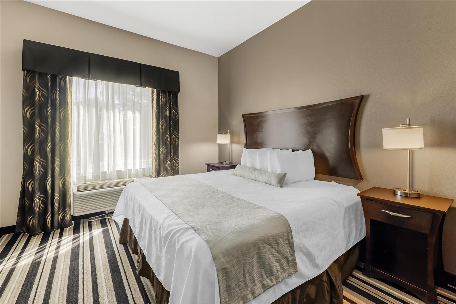 Best Western Plus Sand Bass Inn & Suites 17/52