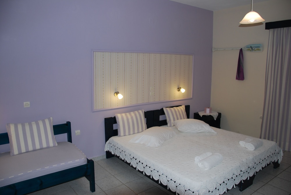 KAVOS PSAROU STUDIOS & APARTMENTS 10/37