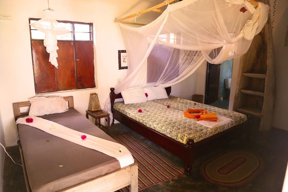 Mango Beach House 49/50