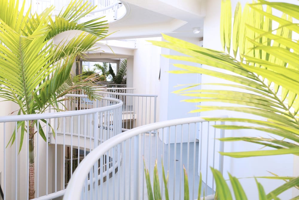 Beach Club Resort 7/71