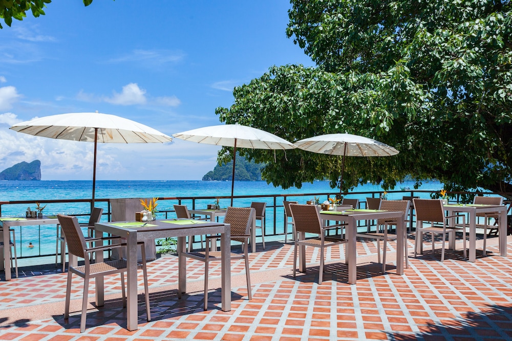 Phi Phi Long Beach Resort & Villa 44/50