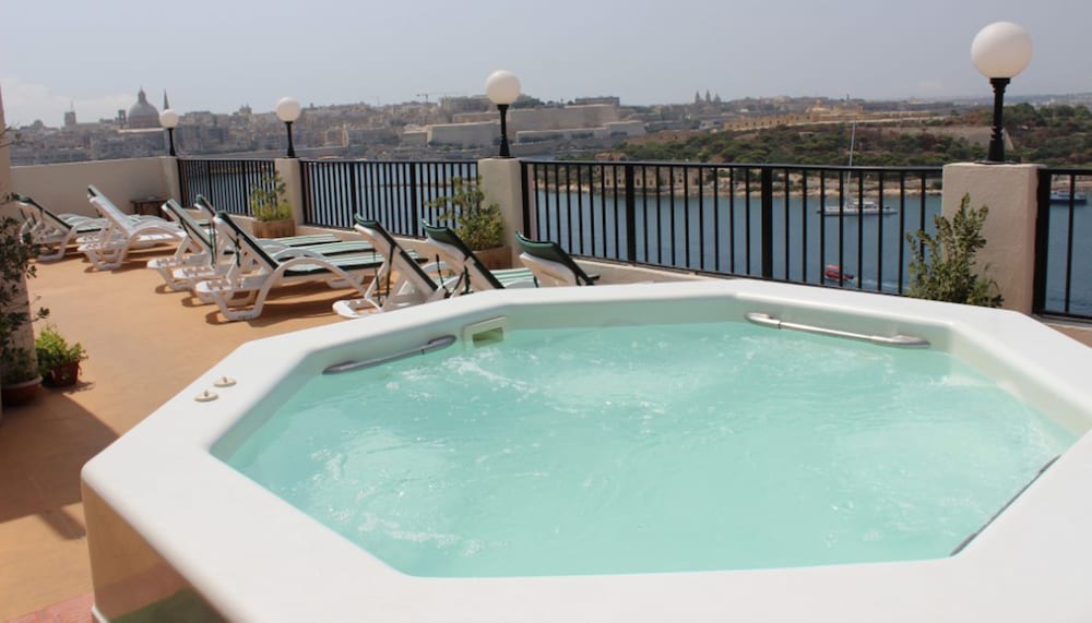 SLIEMA MARINA HOTEL 39/70