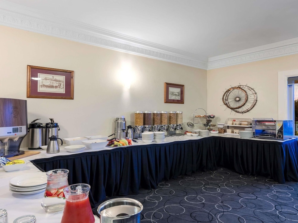 Mercure Wagga Wagga 33/50